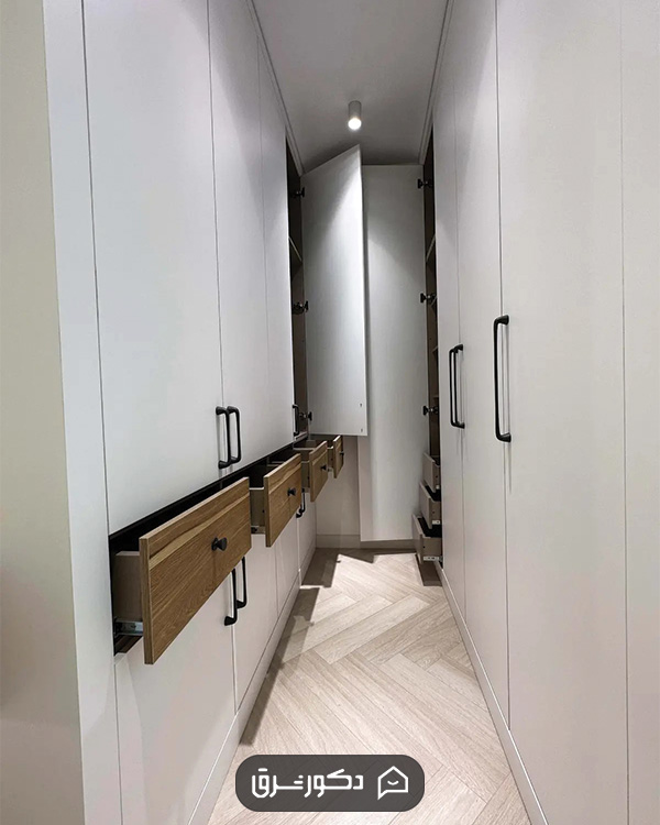 white-tone-closet-room1