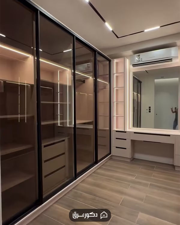 bright-closet-room1